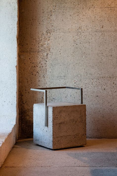 López + Rudolf, Fernando Alda · Antonio Gala Public Library Urban Furniture Design, Furniture Design Chair, Concrete Furniture, Deco Luminaire, Urban Furniture, Street Furniture, Concrete Design, Creative Furniture, Decoration Inspiration