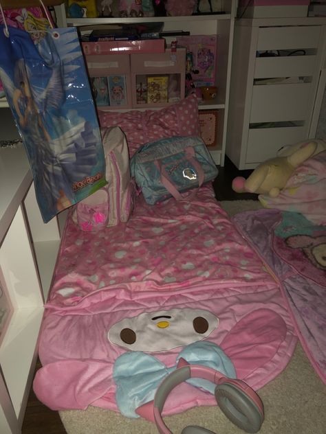 Hello Kitty To Issho, Sanrio Room, Creepy Cute Fashion, Rilakkuma Korilakkuma, Kiki Lala, Charmmy Kitty, Hello Kitty Rooms, Kagamine Rin, Messy Room