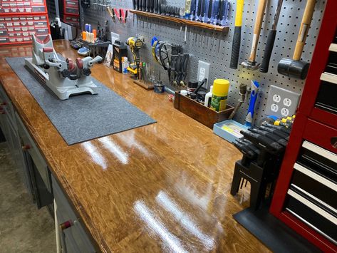 Gunsmithing Workshop Ideas, Diy Gunsmithing Bench, Reloading Desk, Gunsmithing Workshop, Gunsmithing Bench, Reloading Bench Diy, Reloading Room Ideas Benches, Reloading Press Stand, Reloading Table