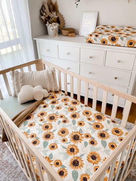 VISIT https://snugglyjacks.com FOR DISCOUNTED PRICING WE SHIP FROM BOTH CANADA AND AUSTRALIA Made from 100% natural products for safety, comfort and quality, the  Snuggly Jacks Arizona Crib Quilt is a subtle yet quirky design that will keep your little love cool in summer and warm in winter. Reversible with a 100% flax linen underside, to change the look and style of your nursery. 100% organic cotton envelopes all-natural inner padding, providing breathability and limiting allergens.   Crib Quil Sunflower Nursery, Nursery Floral, Baby Room Themes, Nursery Room Design, Baby Room Inspiration, Nursery Room Inspiration, Baby Room Design, Nursery Baby Room, Floral Nursery