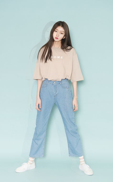 Korean Women's Fashion: Mixxmix Oversized Tshirt Outfit Korean, Girly 90s, Chic Baddie, Indie Dark, Baddie Clothes, Outfit Ideas Korean, Clothes Sport, 2020 Aesthetic, 90s Skater