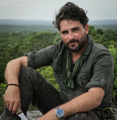 Levison Wood Writer, Photographer, Explorer. TV Series, Walking The Americas. Levison Wood, Hiking Wear, Parachute Regiment, Outdoorsy Style, Army Officer, Adventure Outfit, Countries In The World, Bear Men, Adventure Style