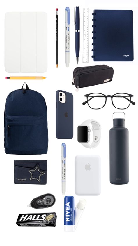 Necessaries school things for ur bag, navy blue edition, masculine Mochila Jansport, Street Style Outfits Casual, Everyday Bag Essentials, School Bag Essentials, Backpack Essentials, Aesthetic Backpack, Cute Camera, Mens Bags Fashion, Handbag Essentials