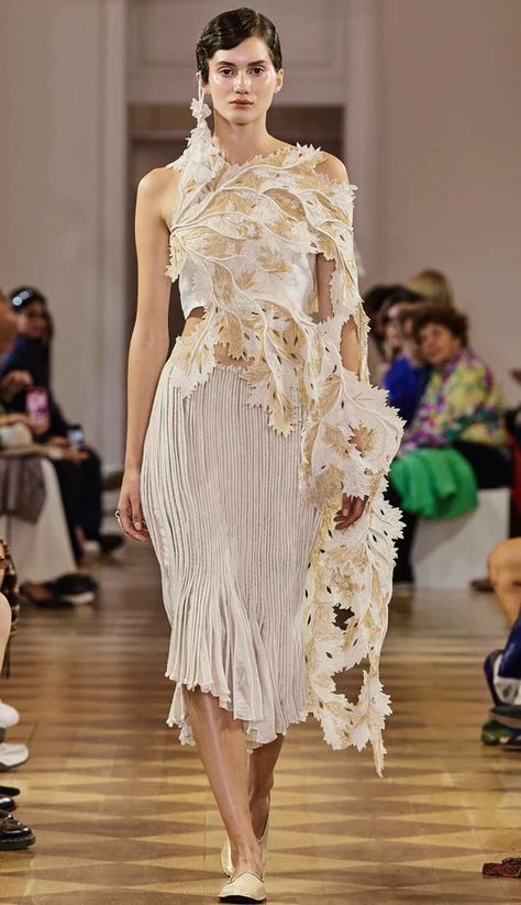 Desert Inspired Fashion, Dramatic Ethereal, Fabric Chart, Rahul Mishra, Nature Inspired Fashion, Classic Clothes, Fashion Nature, Shoes Heels Classy, Fashion Design Collection