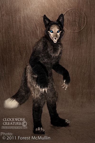 "Necryn", 2009. www.clockworkcreature.com Wendigo Costume, Realistic Fursuit, Scp 1471, Wolf Fursuit, Realistic Costumes, Hero Comic, Fursuit Ideas, Costume Armour, Cat Skull