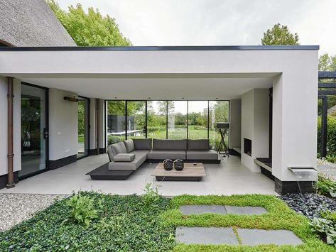 Spacious Villa by Martijn Veldman Interior Design « HomeAdore Sunken Patio, Hoog Design, Design Villa, Casa Country, Outdoor Living Rooms, Have Inspiration, Pergola Patio, House Architecture Design, Backyard Patio Designs