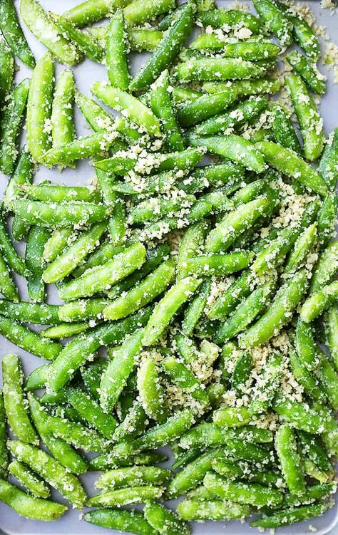 Garlic Parmesan Sugar Snap Peas - Diethood Snow Peas Recipe, Sugar Snap Pea Recipe, Snap Peas Recipe, Pea Recipes, Sugar Snap Peas, Veggie Side Dishes, Snap Peas, Garden Recipes, Garlic Parmesan