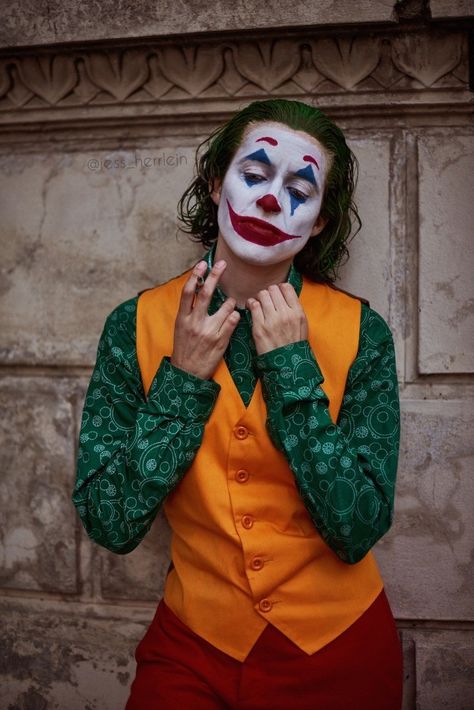 Joker Makeup Look Men, Joker Make Up Man, Joker Costume Men Makeup, Mens Joker Makeup, Joker Men Makeup, Easy Joker Makeup Men, Joker Costume Joaquin, Joker Makeup Man, Diy Joker Costume Male