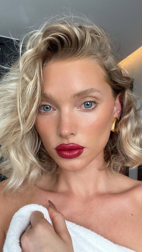 Elsa Hosk's 4 Product Makeup Routine Couldn't Be Easier | Who What Wear UK Elsa Hairstyle, Elsa Birthday Shirt, Elsa Birthday, Makeup For Blondes, Hot Makeup, Hairstyle Tutorial, Queen Elsa, Elsa Hosk, Celebrity Beauty