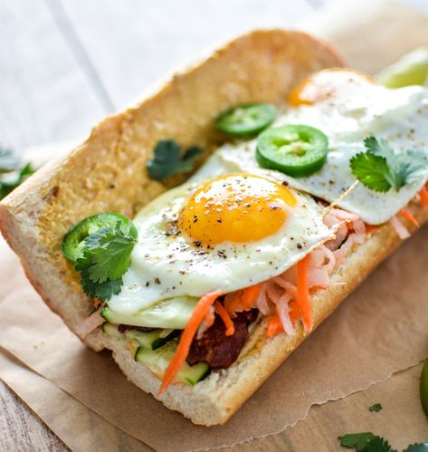 Sandwich Aioli, Banh Mi Sandwich Recipe, Best Breakfast Sandwich, Banh Mi Sandwich, Breakfast Sandwich Recipes, Best Bacon, Bacon Breakfast, Egg Recipes For Breakfast, Banh Mi