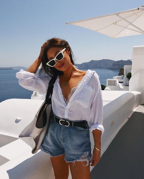 Shirt Outfit Summer, Holiday Outfits Summer, Holiday Outfits Women, Mini Short, Mode Inspo, Short En Jean, Holiday Outfits, Beach Outfit, Spring Summer Fashion