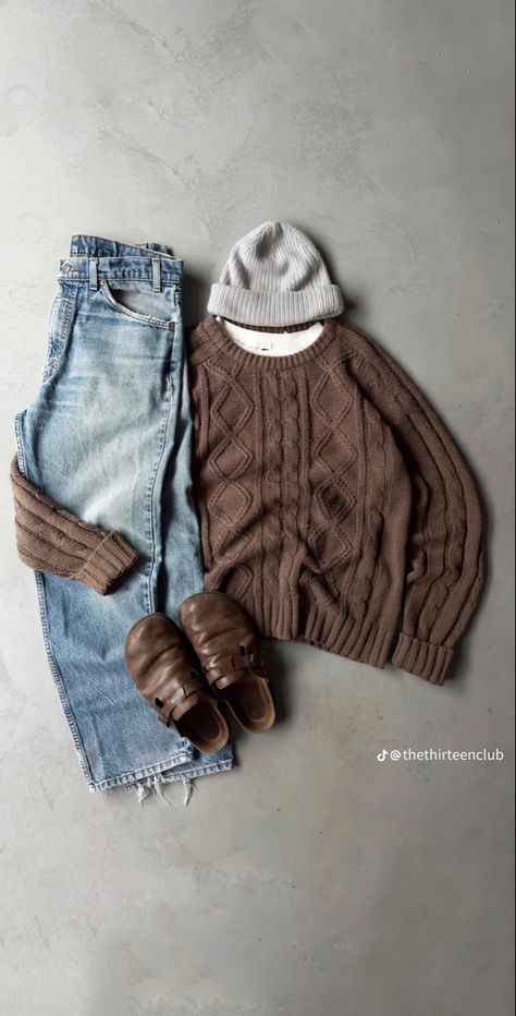 Trendy Photoshoot Ideas, Couple Outfits Fall, Trendy Photoshoot, Fall Photoshoot Outfits, Nail Inspo Fall, Fall Date Ideas, Ugg Outfits, Cool Outfit Ideas, Cool Outfit