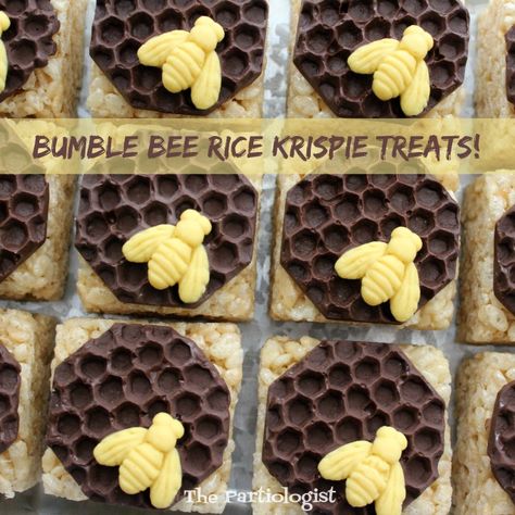 Bumblebee Food Ideas, Bumble Bee Treats, Bee Snack Ideas, Bee Snacks For Kids, Bee Snacks For Preschool, Bumble Bee Fruit Tray, Bumble Bee Charcuterie Board, Bumblebee Desserts, Bee Deserts