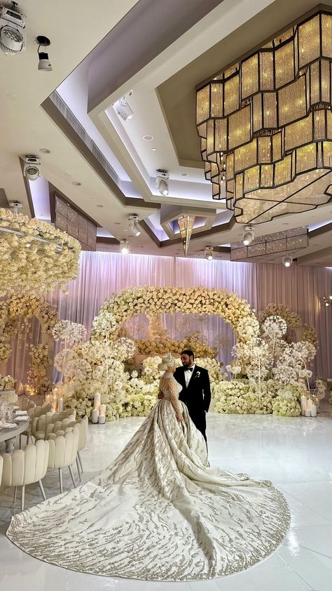 How to Have a Million Dollar Wedding on a Thousand Dollar Budget - Anoush Wedding & Catering Blog Million Dollar Wedding, Hummingbird Nest Ranch, Hummingbird Nest, Pinterest Wedding, Thousand Dollars, Wedding Catering, Million Dollar, Banquet Hall, Catering Services