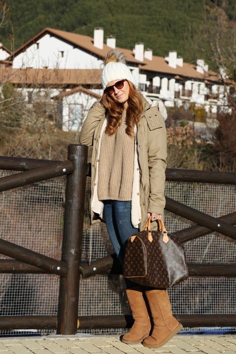 Outfit With Uggs, Uggs Outfit, Cooler Look, Milan Fashion Weeks, Winter Mode, Casual Winter Outfits, Boots Outfit, Carolina Herrera, Fall Winter Outfits