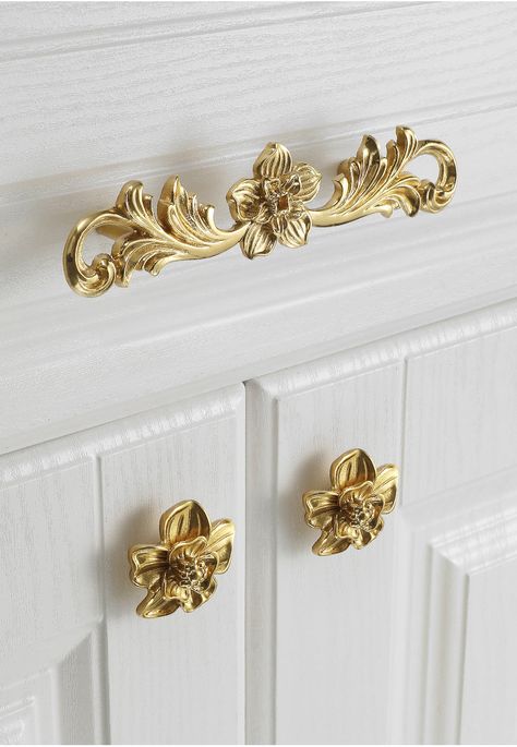 Gold Cabinet Knobs, Gold Cabinet, Cupboard Wardrobe, Wardrobe Door, Nordic Lights, Wardrobe Doors, Gold Handles, Drawer Pull Handles, Dream House Interior