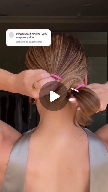 Quick Hair Buns Simple, Work Up Hairstyles, Medium Length Bun Tutorials, Updo Videos For Medium Length Hair, Simple Bun Short Hair, How To Make A Bun With Medium Hair, Hairstyles For Length Hair Short, Tutorial Hairdo Simple, How To Bun Hair