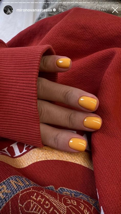 Yellow Orange Nails, Beauty Makeup Aesthetic, Tangerine Nails, Nails Inspo Aesthetic, Italy Nails, Hippie Nails, Makeup Aesthetic, Nails 2024, Yellow Nails