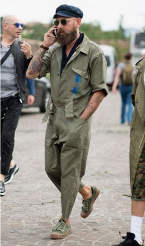 Pitti Uomo Street Style, Hipster Mens Fashion, Mens Fashion Urban, Latest Mens Fashion, Men Street, Urban Wear, Fashion Streetwear, Fashion Mens, 가을 패션