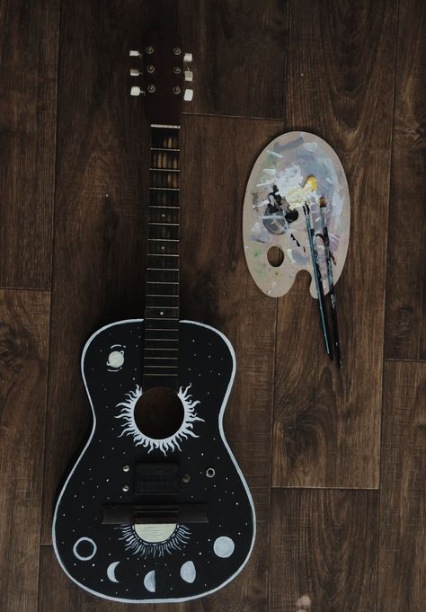 Acoustic Guitar Art Paint, Cool Acoustic Guitar Designs, Painting Guitar Ideas, Ukelele Designs Art, Paint Ukulele, Acoustic Guitar Design Ideas, Painting On Guitar Ideas, Painted Guitars Ideas, Painted Guitar Acoustic