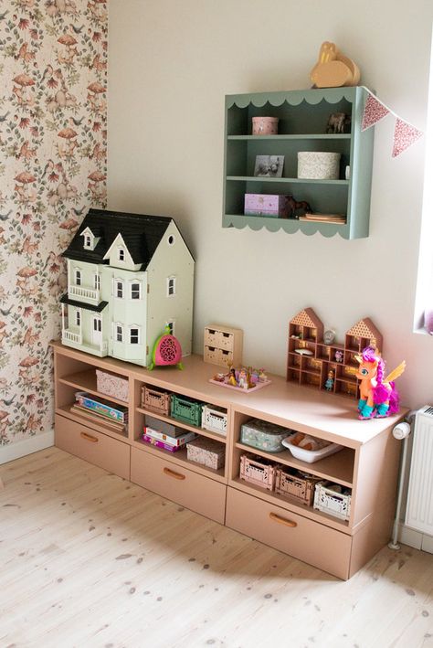 Ikea Bedroom Kids Girl, Ikea Hack Playroom Storage, Ikea Art Desk, Ikea Trofast Playroom Hack, Toy Storage In Kids Bedroom, Pretty Toy Storage, Ikea Storage Kids Room, Ikea Hacks Playroom, Ivar Toy Storage