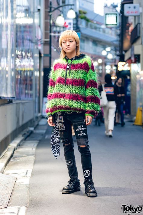 Punk Inspired Fashion, Wide Knit Sweater, Sweater Street Style, Japanese Punk, Pretty Jeans, Punk Street Style, Harajuku Punk, Mode Punk, Arte Punk