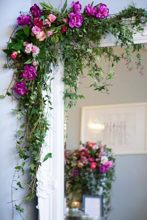 Window Floral Arrangements, Cascading Flower Arrangements, Floral Wall Arrangements, Indoor Floral Decor, Decorating With Flowers, Flower Archway, Archway Decor, Fake Flowers Decor, Doorway Decor