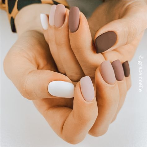 Fall Nails Art, Hippie Nails, Fall Gel Nails, Fall Nail Art Designs, Cute Nails For Fall, Matte Nails Design, Casual Nails, Simple Acrylic Nails, Neutral Nails