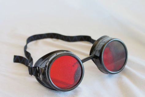 Red Goggles Aesthetic, Night Vision Goggles Illustration, Goggles Aesthetic, Tails Sonic, Swift Outfits, Myth Busters, Diy Beer, Night Vision Goggles, Whiskey Set