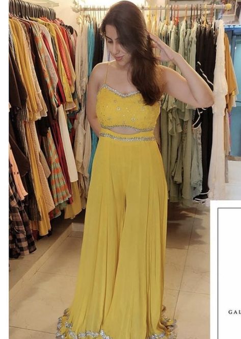 Halfi Outfit For Girl, Haldi Pool Party Outfit, Haldi Ceremony Outfit For Girls, Outfit For Haldi Function For Bridesmaid, Haldi Ceremony Outfit For Sister Indian, Haldi Outfits For Bridesmaid, Haldi Ceremony Outfit For Sister, Outfit For Haldi Function, Haldi Bridal Outfit