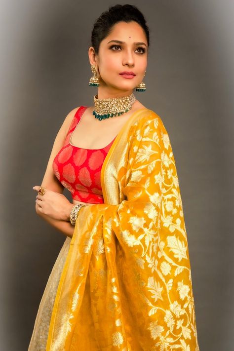 Ankita Lokhande Sarees, Dress For Indian Wedding, Manubhai Jewellers, Ankita Lokhande, Gold Lehenga, Saree Hairstyles, Lehenga Dupatta, Indian Sari Dress, Sushant Singh Rajput