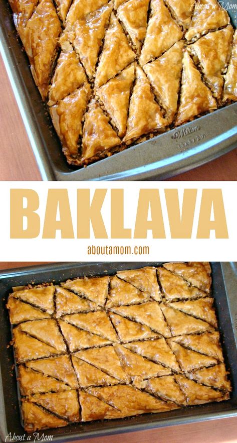 Traditional Baklava Recipe, Easy Baklava, Walnut Baklava, Baklava Recipe Easy, Arabisk Mad, Greek Baklava, حلويات عربية, Baklava Recipe, Homemade Syrup