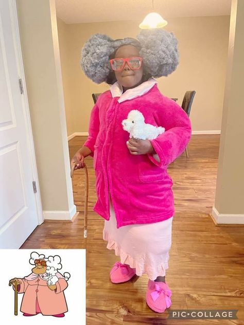 Cardi B Funny Face, Cartoon Halloween Costumes, Grandma Clothes, Spirit Week Outfits, Baby Halloween Outfits, Hot Halloween Outfits, Black Jokes, Pretty Halloween Costumes, Funny Black People