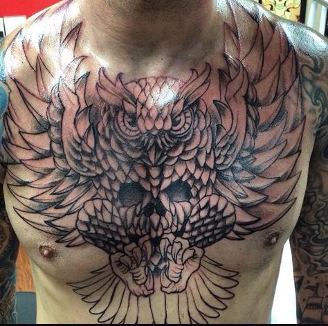 Owl tattoo Shaded Tattoo, Tattoo Peito, Leaves Tattoo, Tattooed Men, Tattoo Chest, Chest Piece Tattoos, Chest Tattoo Men, Stomach Tattoos, Human Canvas