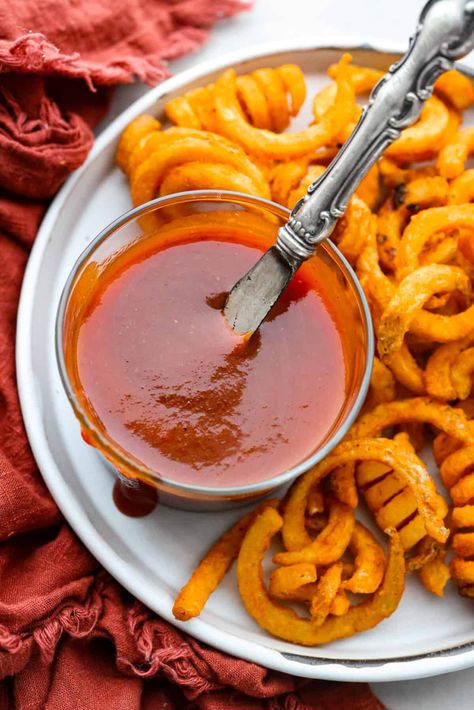 Skip the drive-thru and whip up this irresistible homemade Arby's sauce in minutes! It's a delicious mix of smoky paprika, tangy vinegar, and brown sugar. Arby’s Sauce, Arby’s Sauce Recipe, Arbys Sauce Copycat, Arbys Sauce, Arby's Sauce Copycat, Arbys Sauce Recipe, Poke Sauce, Mumbo Sauce, Sandwich Night