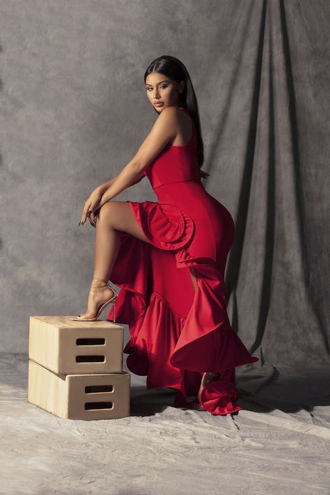 Red Gown Photoshoot, Gown Photoshoot Poses, Gown Poses, High Fashion Poses, 21st Birthday Photoshoot, Gown Red, Studio Poses, Fashion Model Poses, Birthday Shoot