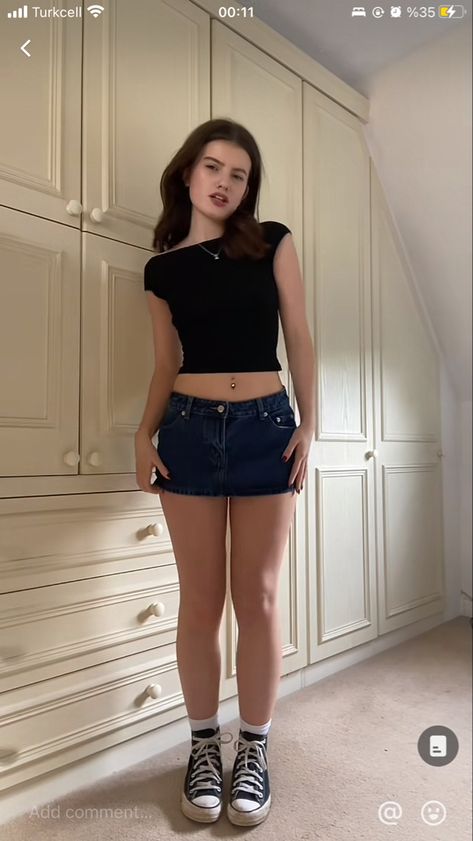 Fits With Mini Skirt, 85 Degree Weather Outfit, Jean Skirt Outfits Aesthetic, Casual Mini Skirt Outfit, Best Festival Outfits, 2023 Festival Outfits, Collage Outfit, Fashion Outfits Cute, Cute Mini Skirt Outfits