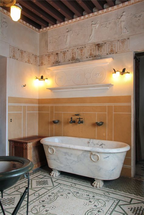 Greek Style Bathroom, Men Interior Design, Roman Bathroom, Historic Bathroom, Greek Interior Design, Villa Kerylos, Greek Villa, Greek Decor, Greek Men