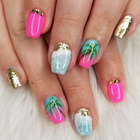 Hot Pink Palm Tree Nails, Palm Tree Nails Design Summer, Nails Palm Tree, Flamingo Nails, Palm Tree Nails, Tree Nails, Palm Trees Beach, Tropical Nails, Hot Pink Nails