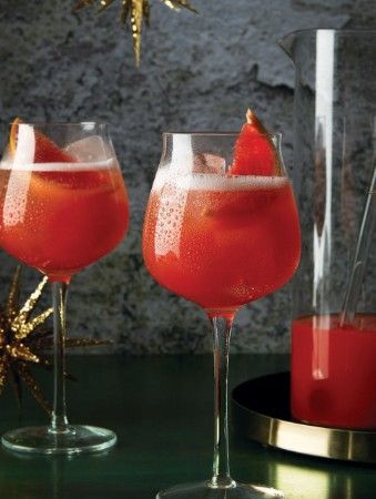 Grapefruit Mimosa, Winter Drink, Pretty Cocktails, Ruby Red Grapefruit, Brunch Drinks, Summertime Drinks, Holiday Brunch, Holiday Eating, Winter Drinks