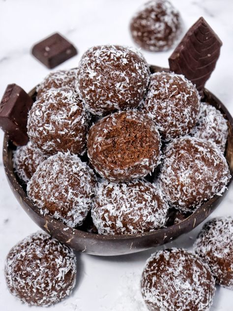 5-Ingredient Chocolate Rum Balls Coconut Quick Bread, Chocolate Rum Balls, Rum Balls Recipe, Rum Balls, Raspberry Cookies, Chocolate Balls, Dessert Candles, German Chocolate Cake, Tasty Kitchen