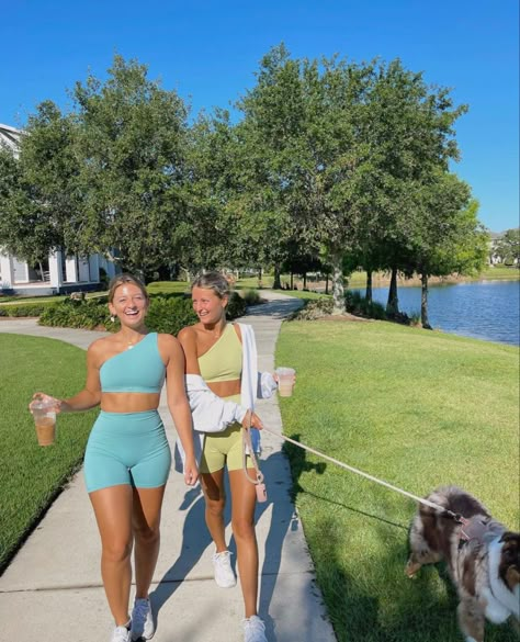 Matching Yoga Set, Spring Matching Sets, Workout Class Outfit, Set Active Aesthetic, Matching Athletic Set, Pastel Workout Outfit, Hgw Aesthetic, Gym Girlies Aesthetic Outfits, Colorful Athleisure Outfits