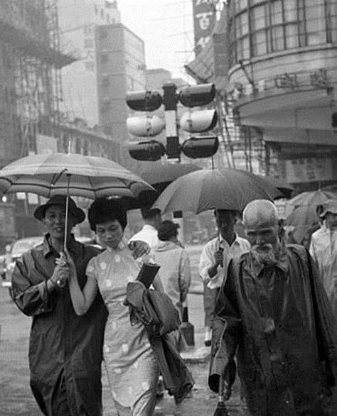 Vintage Asian Art, Chinese Dynasty, Hong Kong Fashion, Old Shanghai, Chinese Opera, Sci Fi Models, People Walking, Hong Kong Style, A Rainy Day