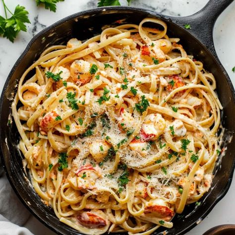 Believe it or not, you can make this creamy lobster pasta in a flash. Elegant yet approachable, it's the perfect blend of simplicity and sophistication. Pasta With Lobster Meat, Lobster Pasta Creamy, Langostino Pasta, Pasta And Lobster, Pasta Rasta, Lobster Pasta Recipe, Restaurants Recipes, Lobster Pasta, Lobster Dishes