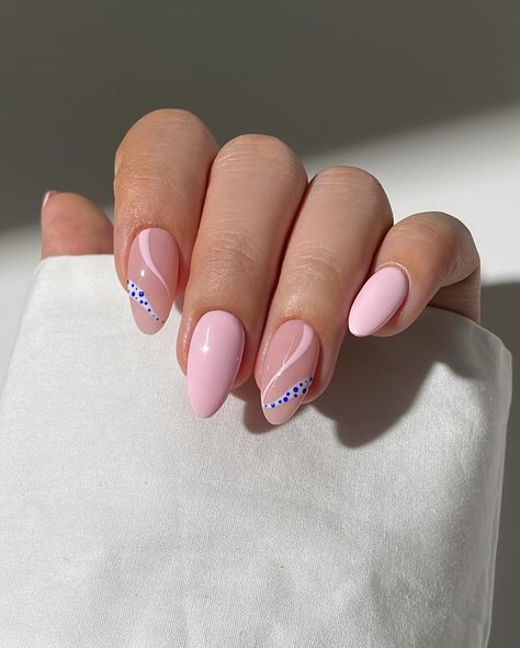 Simple and soft swirly nails🥹🌸✨ Using @dndgel.europe • DC2448 Have Mercy • DV182 Pleasant Pink • DND473 French Tips • DV199 Call Me Your Highness dicount code ‘simly’ to save 20% inspo from @pinterestuk Pink Nails Minimal, Soft Nail Art, Almonds Nails, Swirly Nails, Your Highness, Ideas Uñas, Soft Gel Nails, Gel Overlay, Gel Nail Tips