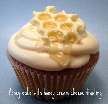 Honey Cream Cheese, Honey Cupcakes, Delicious Cupcakes Recipes, Honey Cream, Coconut Dessert, Creative Cupcakes, Brownie Desserts, Savory Cakes, Bee Party