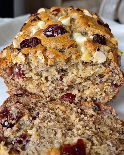 Banana Cranberry Bread, White Chocolate Banana Bread, White Chocolate Banana, Cranberry White Chocolate, White Chocolate Recipes, Cranberry Bread, White Chocolate Cranberry, Chocolate Bread, Chocolate Banana Bread