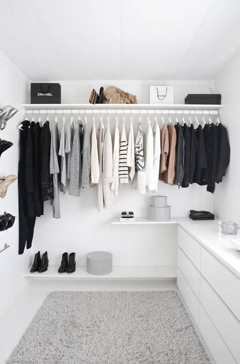 Makeup Room Design, Garderobe Design, Monochrome Bedroom, Minimalist Closet, French Wardrobe, Walking Closet, Open Wardrobe, Bedroom Minimalist, Wardrobe Organisation