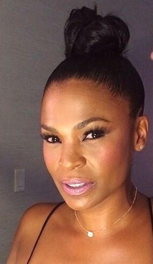 Nia Long #eyebrows Nia Long Hairstyles, Nia Long Makeup, Nia Long Hair, Long Eyebrows, Black Hair Bun, Natural Hair Bun Styles, Nia Long, Hair Buns, Natural Hair Updo