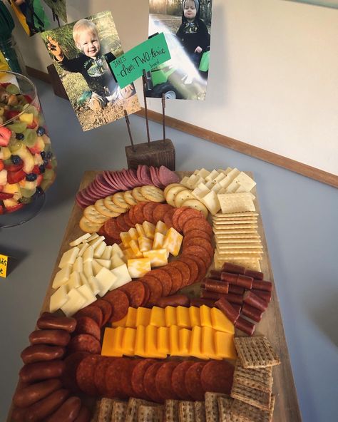 Two Cool Party Food, Food For A 2nd Birthday Party, First Bday Party Food Ideas, Second Birthday Party Food Ideas, Food For Two Year Old Birthday Party, 2 Year Birthday Party Food, Charcuterie Board Ideas Kids Party, Charcuterie Board For First Birthday, Kid Bday Party Food Ideas